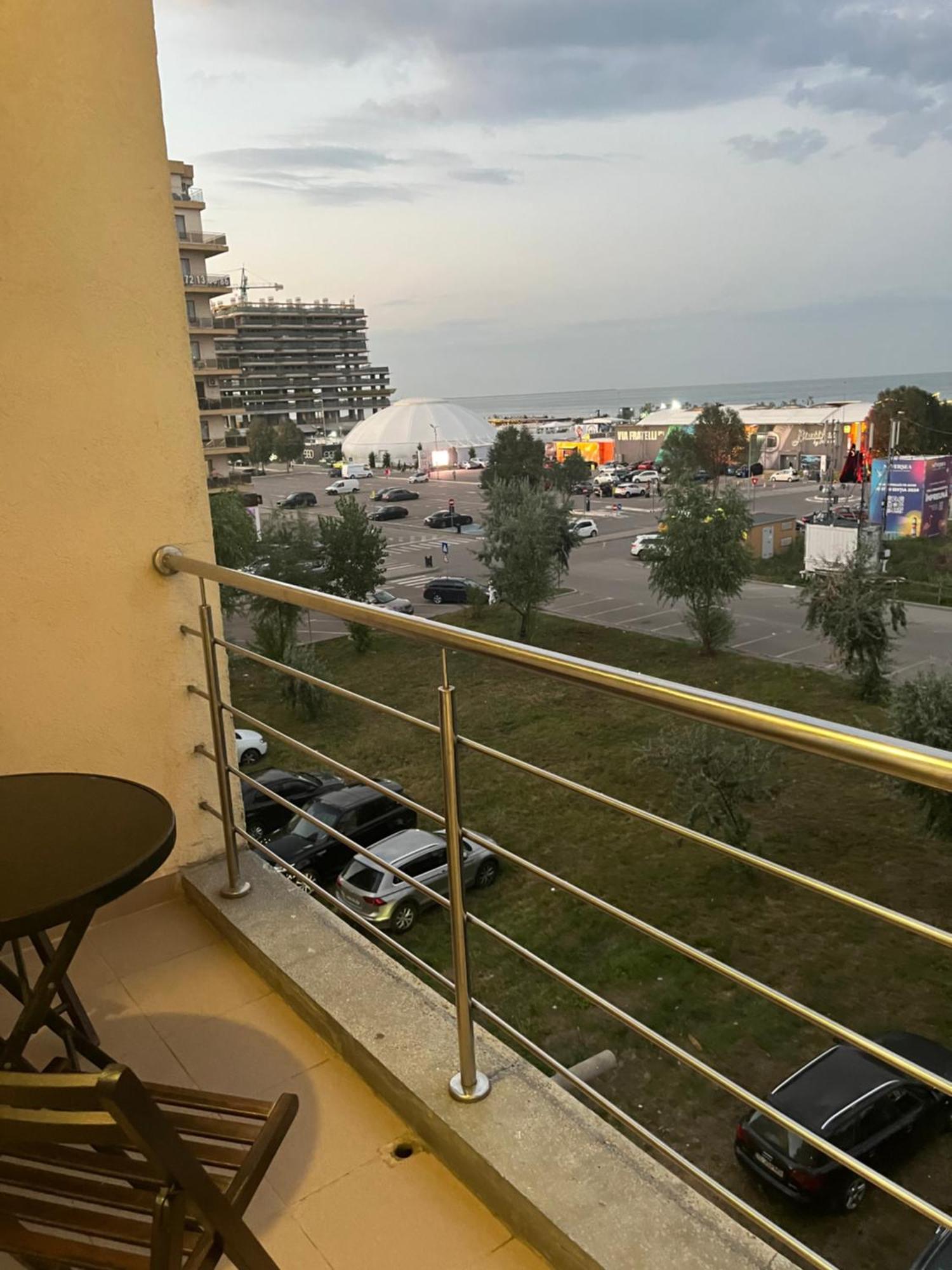Fratellyvibe Mamaia Apartment Ngoại thất bức ảnh